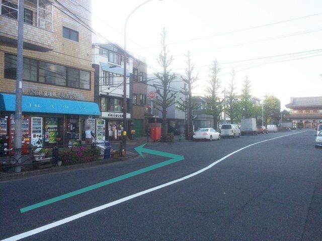【道順3】1つ目の十字路を「左折」してください