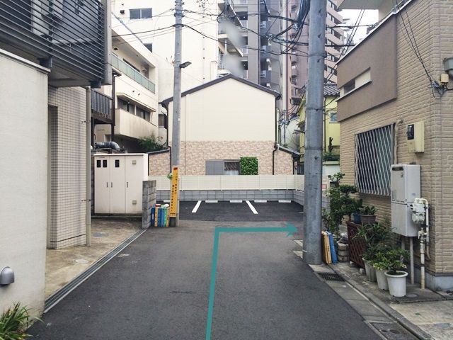 【道順6】突き当たりを「右折」してください