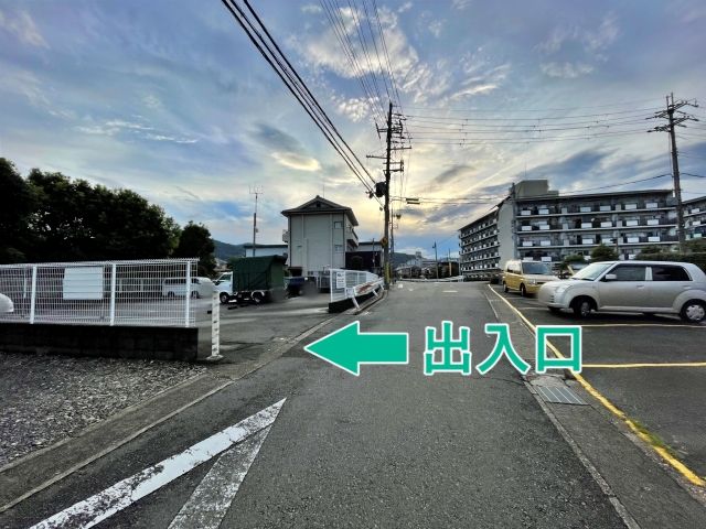 ＊甲塚ガレージの駐車場写真