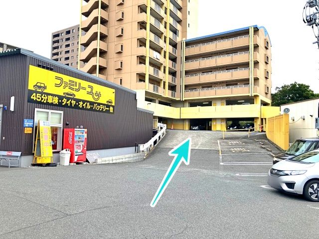 屋上に駐車場があります
