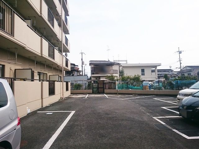 【道順4】駐車場内1番奥の写真です。