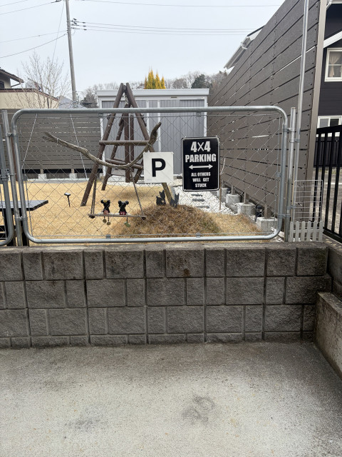 菅谷台1丁目 屋根付き 駐車場の駐車場写真