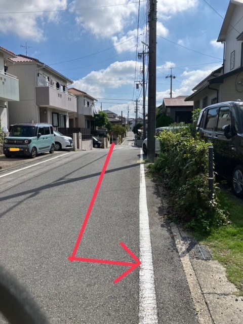 西山町2丁目ログハウス横駐車場の駐車場写真