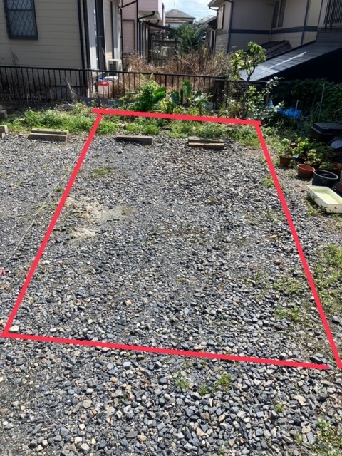 西山町2丁目ログハウス横駐車場の駐車場写真