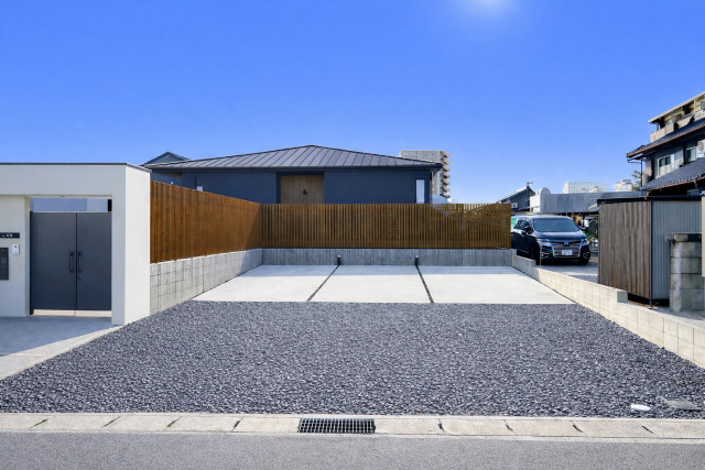 尾張三条バス停前駐車場の駐車場写真