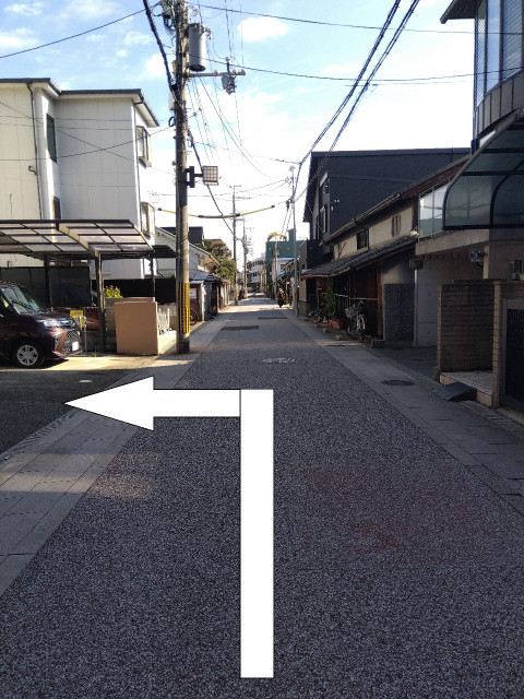 大阪府高槻市上本町11-33駐車場の駐車場写真