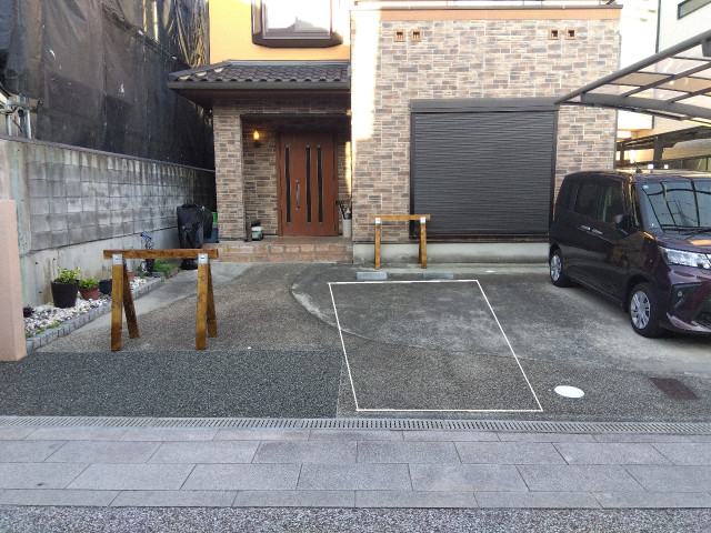 大阪府高槻市上本町11-33駐車場の駐車場写真