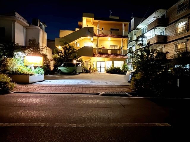 比屋根3丁目10-7駐車場の駐車場写真