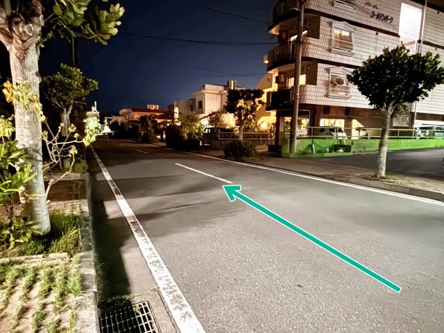 比屋根3丁目10-7駐車場の駐車場写真