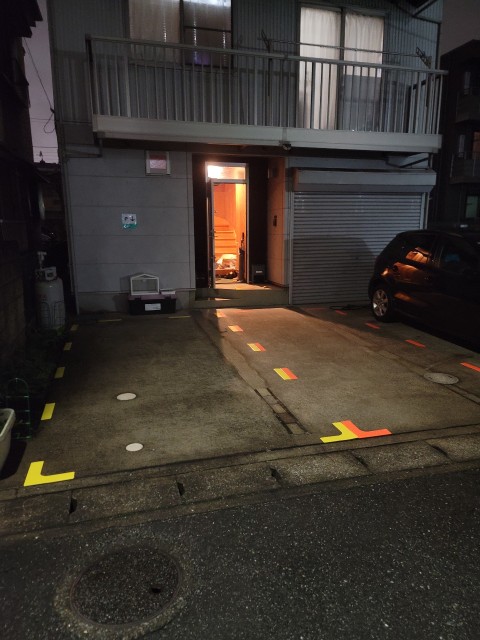 末広3丁目3階建てカミソリハウスの駐車場写真