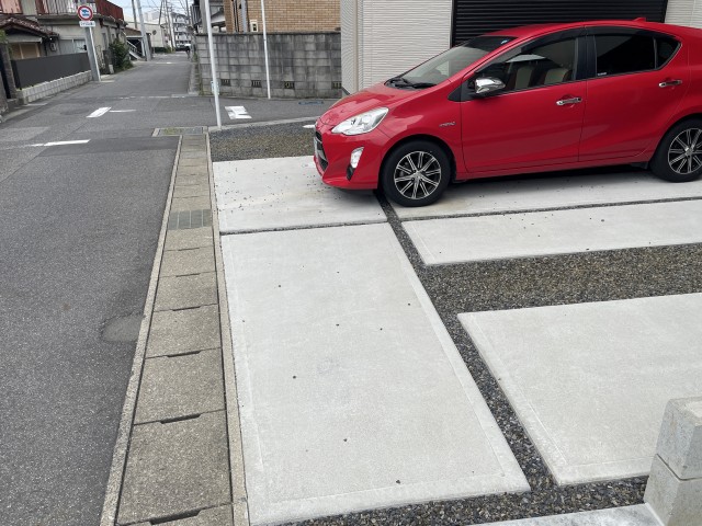 今本町2丁目４-１７駐車場の駐車場写真