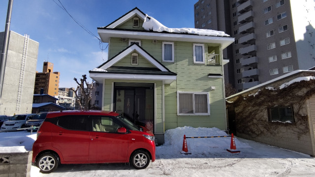 北9条東6森田邸玄関前☆アキッパ駐車場の駐車場写真