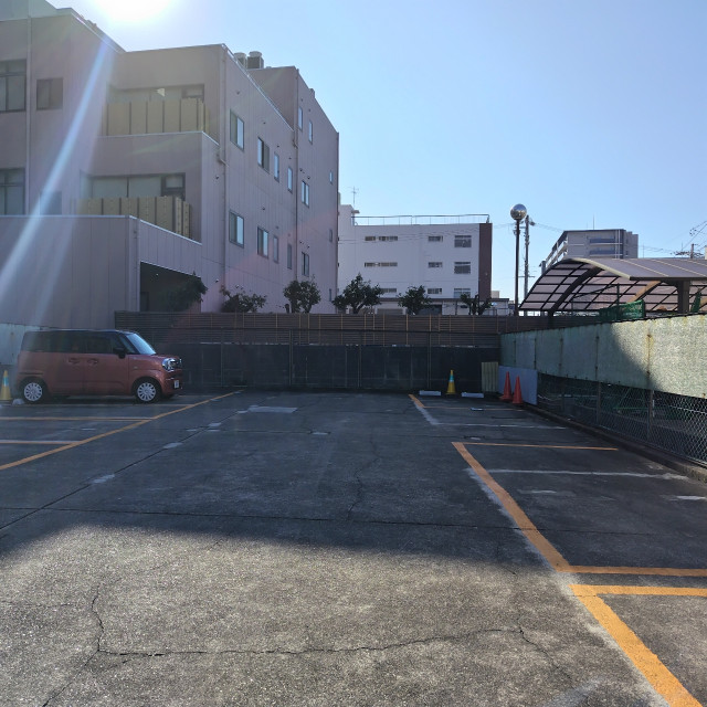 【東海通駅徒歩2分】ハルパーキング東海通駅南の駐車場写真