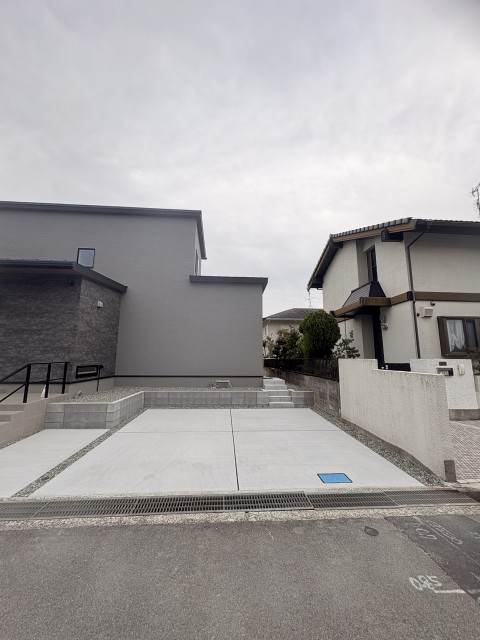 大和東1丁目42-11駐車場の駐車場写真