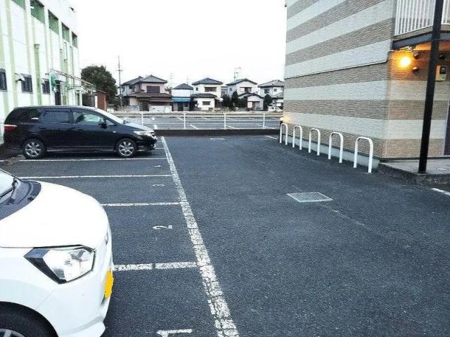 レオパレスTIARA駐車場【24838】の駐車場写真