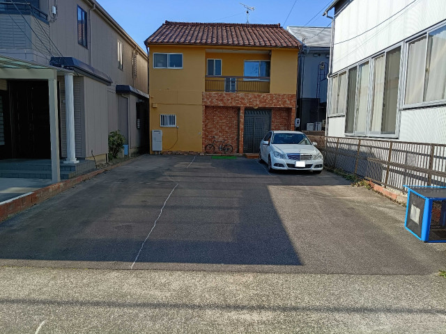 前山学童クラブ前の駐車場写真