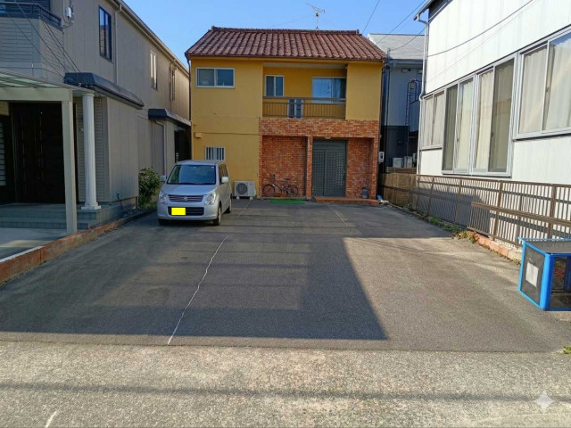 前山学童クラブ前の駐車場写真