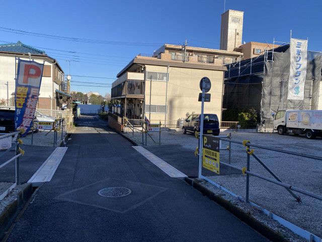 与野本町の駐車場写真