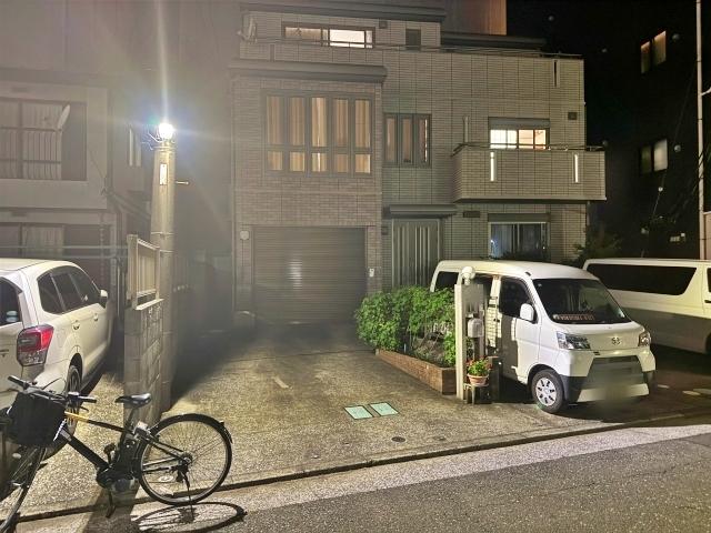 [349cb]追浜町3丁目 個人宅☆アキッパ駐車場【平日：9:00〜15:00】の駐車場写真