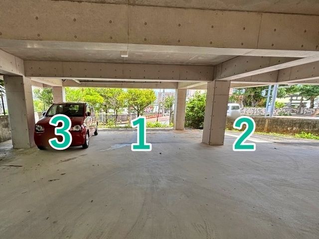 諸見里3-39-1駐車場の駐車場写真