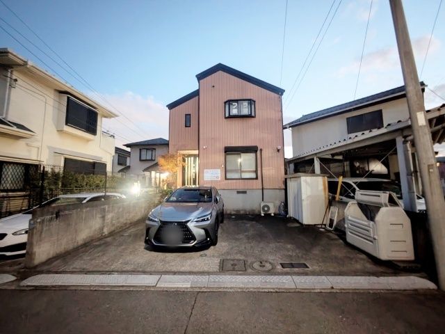 ハイビスカス×アキッパ駐車場の駐車場写真