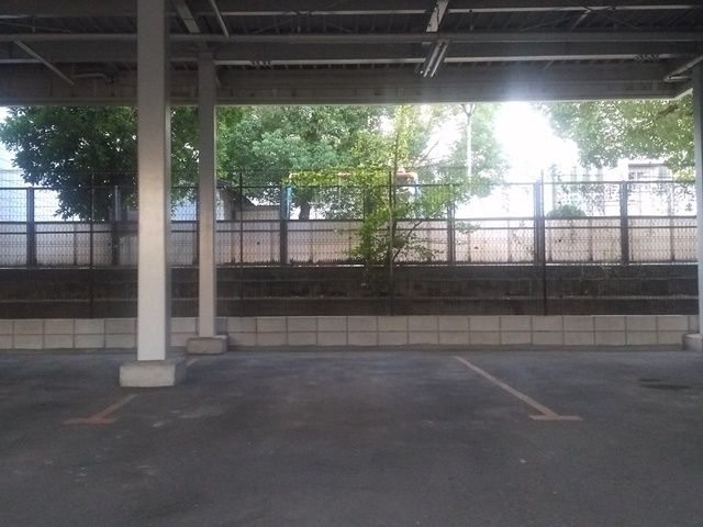 駐車場内写真