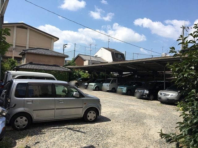 駐車場内写真