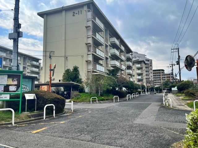 新檜尾台3丁 団地駐車場(3号棟付近)の駐車場写真