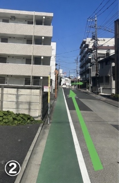 三鷹ディアネス(けやき村一番と書かれた旧地図あり)の駐車場写真