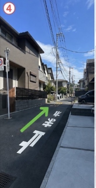 三鷹ディアネス(けやき村一番と書かれた旧地図あり)の駐車場写真