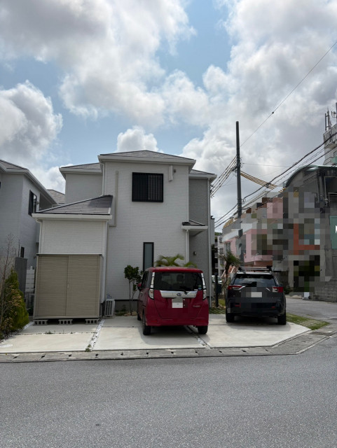 ラウンドワンすぐ裏　民家　バイク専用駐車場の駐車場写真