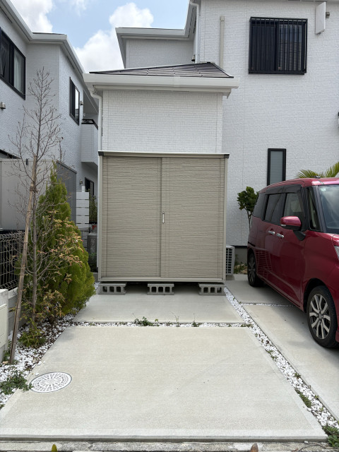 ラウンドワンすぐ裏　民家　バイク専用駐車場の駐車場写真