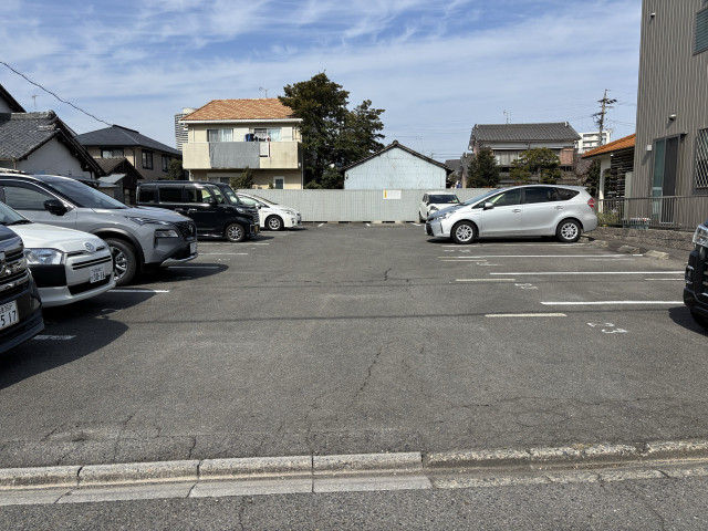 北区安井4-9-17 20番の駐車場写真