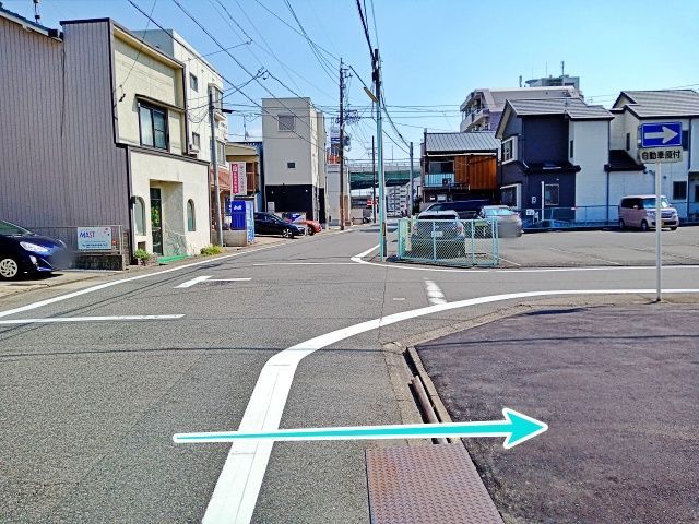 駐車場入り口周辺