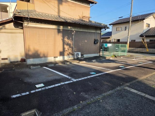 岡場有馬街道駐車場の駐車場写真