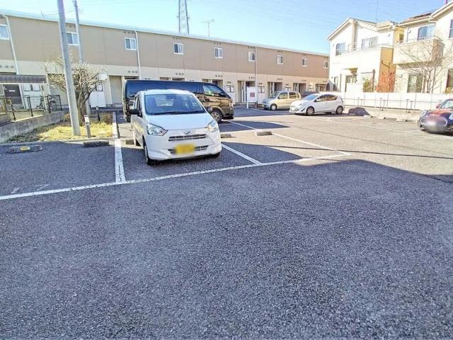 レオパレスサンモールガーデン駐車場【38298】の駐車場写真