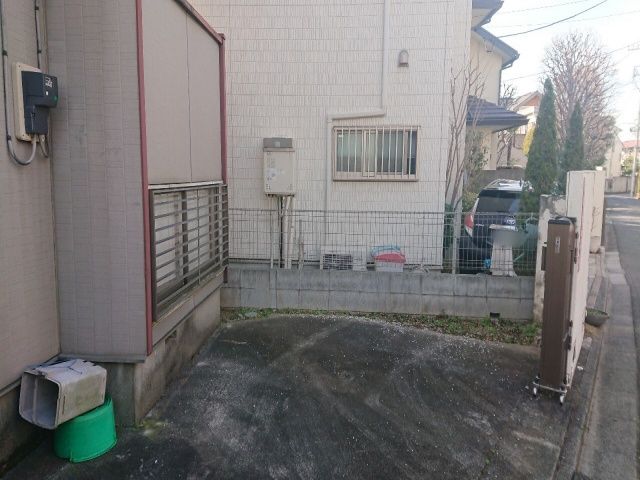 駐車場内