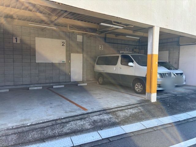 本木2丁目3-9◯アキッパ駐車場の駐車場写真