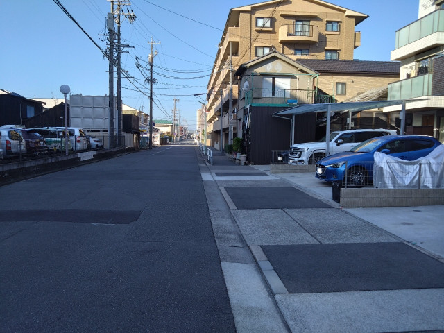 【日比野駅徒歩6分・センチュリーホール徒歩15分】わんわん駐車場の駐車場写真