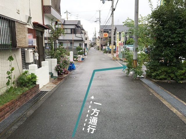 【道順3】右側にakippa駐車場がございます。