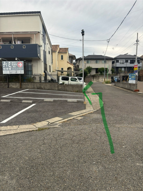六三　緑店駐車場の駐車場写真