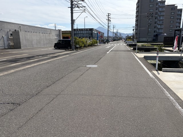 福井県鯖江市五郎丸町256-1の駐車場写真