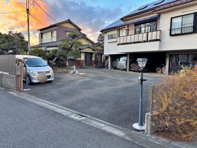 [403df]伊興2丁目12 個宅アキッパ駐車場の駐車場写真