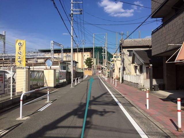 【道順1】直進してください。