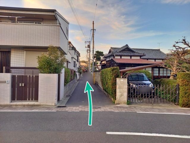 駐車場周辺①