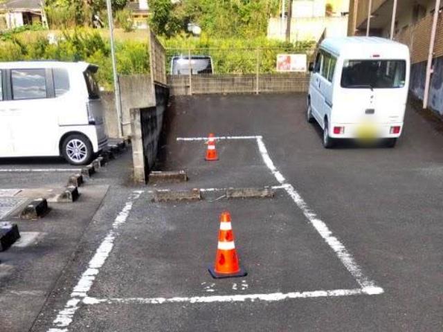 ピアレージュ剣之宇都駐車場の駐車場写真