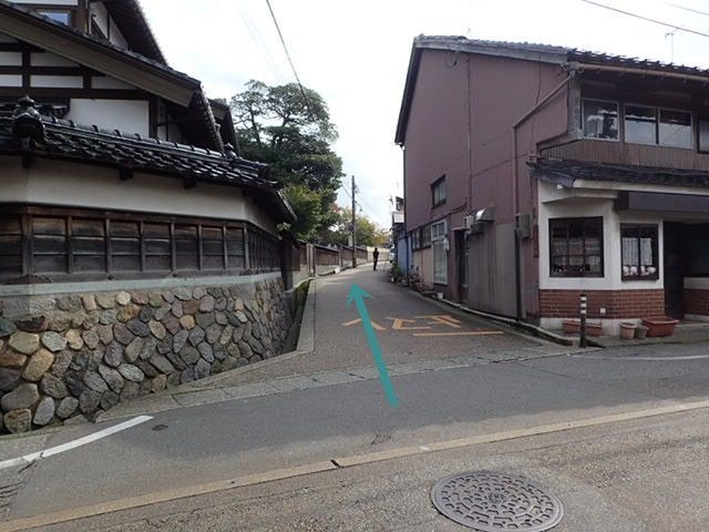 【道順4】直進してください。