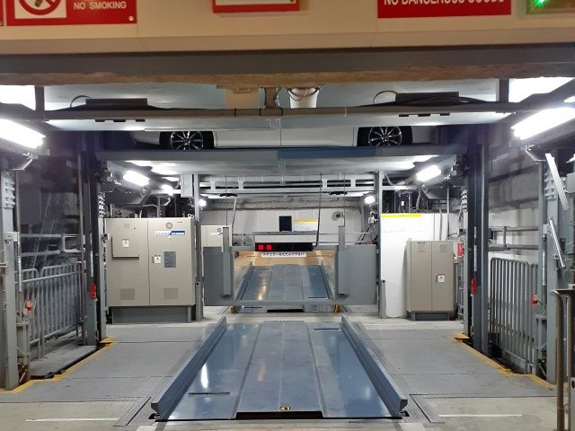 横浜アイマークプレイス【ご利用時間：平日のみ 7:30~22:00】※高さ制限205cmの駐車場写真