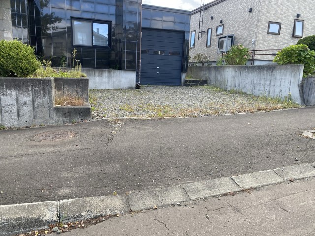 広葉町1丁目2-2駐車場の駐車場写真