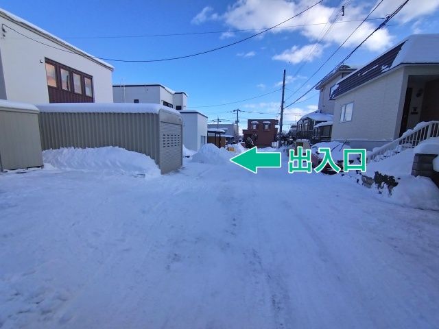 豊平区西岡4条5-4-17駐車場の駐車場写真